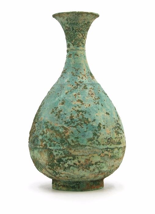 297. 10-11 CENTURY KOREAN GORYEO DYNASTY BRONZE BOTTLE VASE韓國 高麗時代 青銅器御壺春瓶Bronze pear-shaped body with a flaring neckH:11 3/4in W:6 1/2in  M:3in

