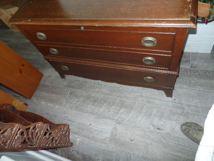 Front of Cedar Chest with drawer in the bottom