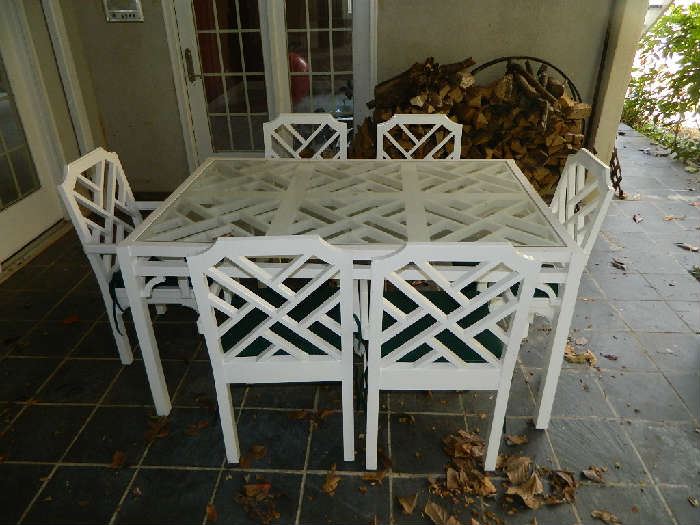 Brown Jordan Table and six chairs - Decorate your patio with the best for a fraction of original cost!