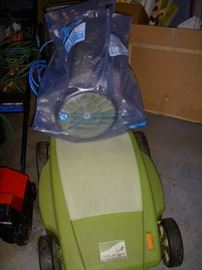 Electric lawn mower