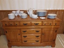 Buffet
China
Porcelain
Japan