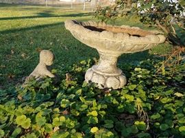 Outdoor
Garden
Concrete
Statues