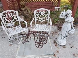 Wrought
Iron
Patio
Outdoor
Concrete
Statue
Plantar