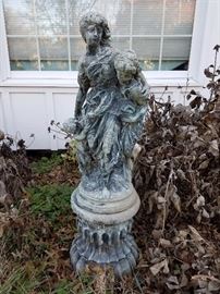 Outdoor
Patio
Yard
Concrete
Statue