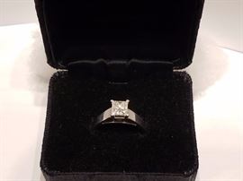 Ring
Diamond
Gold
Wedding
Engagement