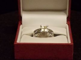 Ring
Diamond
Gold
Wedding
Engagement