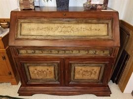 Hooker Furniture
Secretary Desk