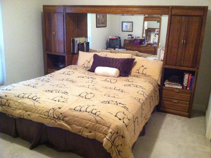 1980's large king bed set with mirrored head board