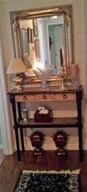 Mirror, lamp, urns, hallway table 