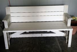 bench which turns into picnic table