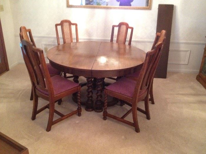 Gorgeous Solid Oak Large Barley Twist Table w/6 Chairs
