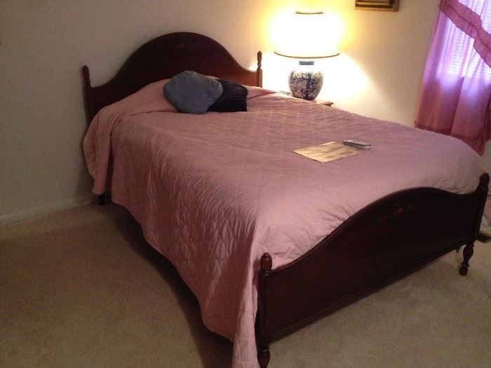 Berkey and Gay Double Bed w/Sleep Number Mattress