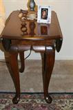 Beautiful Solid Wood End Table with Drop sides. Excellent Condition; Priced at 90.00