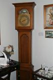 Gorgeous Grandfather Clock. 6 or 7 feet tall. Solid Wood. Works.