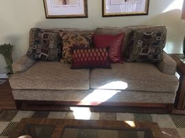 Hickory Hill sofa with 2 accent pillows