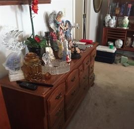 Buffet, angels and various decor