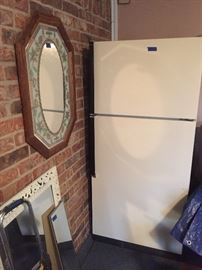 Working refrigerator & various mirrors