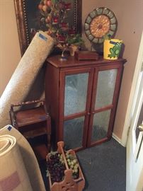 Pie safe, small table & rugs