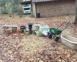  Flower pots & spreader