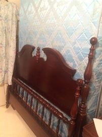 Full bed - headboard & footboard