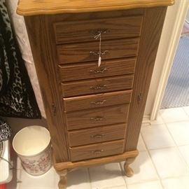 Jewelry/lingerie chest