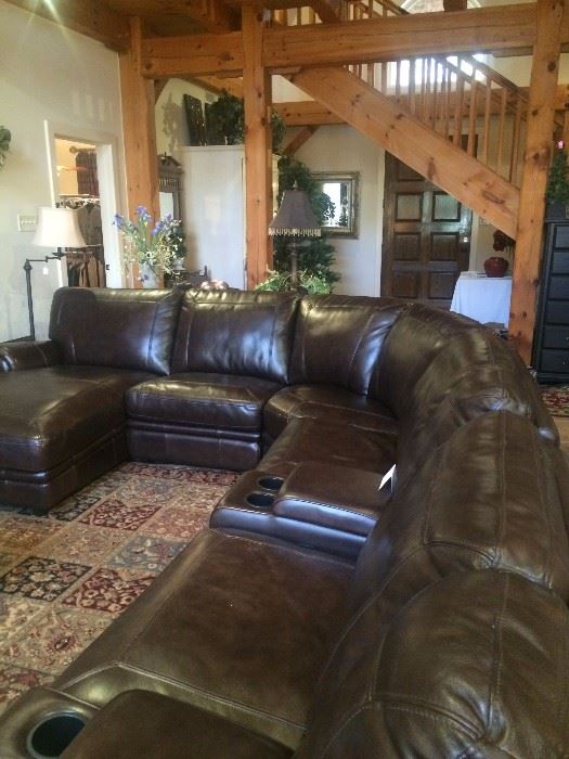 Extra large brown leather sofa group