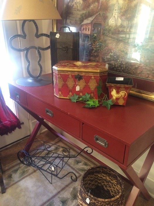 Great campaign table; horseshoe style lamp; rooster box and planter