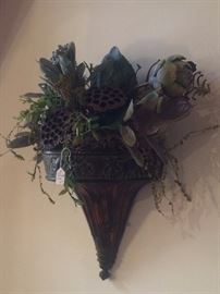 Decorative wall sconce