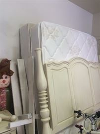 Another queen bed - has matching nightstand