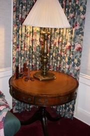 Round Pedestal Table with Lamp