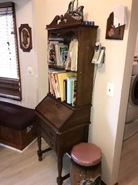 SLIM EARLY AMERICAN / COUNTRY STYLE BOOKSHELF AND DESK