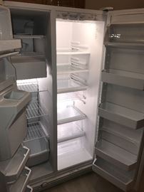 WHIRLPOOL SIDE BY SIDE 25 CU. FT. WHITE REFRIGERATOR