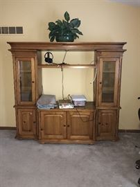 SOLID OAK ENTERTAINMENT CENTER