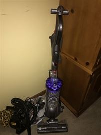 DYSON ANIMAL VACUUM