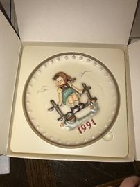 HUMMEL GOEBEL COLLECTIBLE PLATES