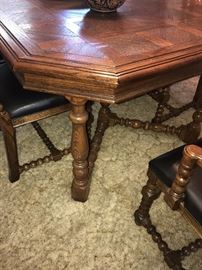 THOMASVILLE DINING ROOM TABLE AND 6 CHAIRS