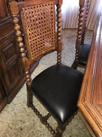 THOMASVILLE DINING ROOM TABLE AND 6 CHAIRS