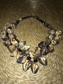 COSTUME JEWELRY-NECKLACE