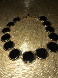 COSTUME JEWELRY-NECKLACE