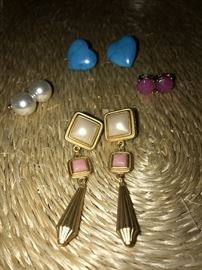 COSTUME JEWELRY-EARRINGS