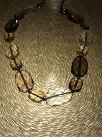 COSTUME JEWELRY-NECKLACE