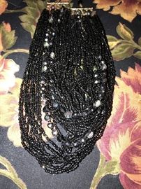COSTUME JEWELRY SEED BEAD NECKLACE