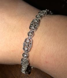 14K WHITE GOLD BRACELET WITH DIAMONDS