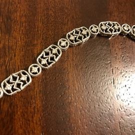 14K WHITE GOLD BRACELET WITH DIAMONDS