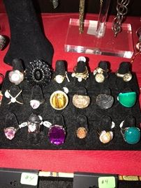COSTUME JEWELRY - RINGS