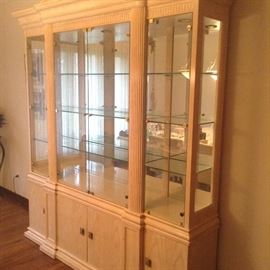 China Cabinet, Display cabinet