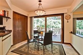 Contemporary Glass top Kitchen Table w/ 4 chairs, area rug