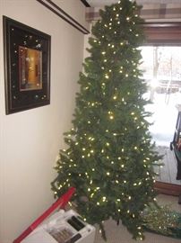 7 Ft Pre-lit Christmas Tree, w/ box. Excellent condition 