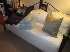 Day Bed, Linens ,