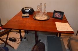 Vintage Gate-Leg/Drop-Leaf Table